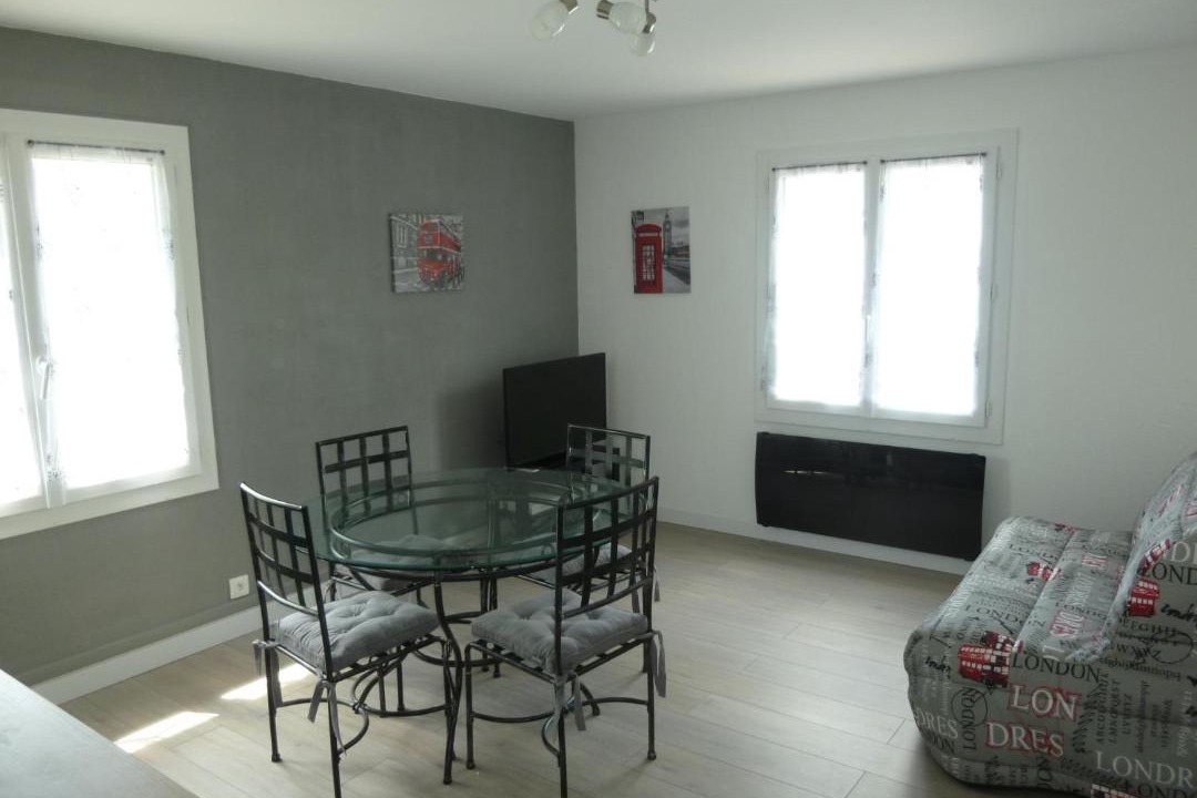 Photo of Livingroom in Nazelles-Negron