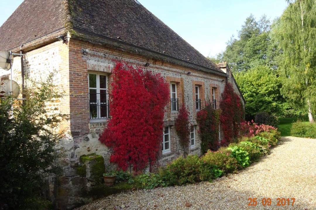 Photo of Others in Maletable