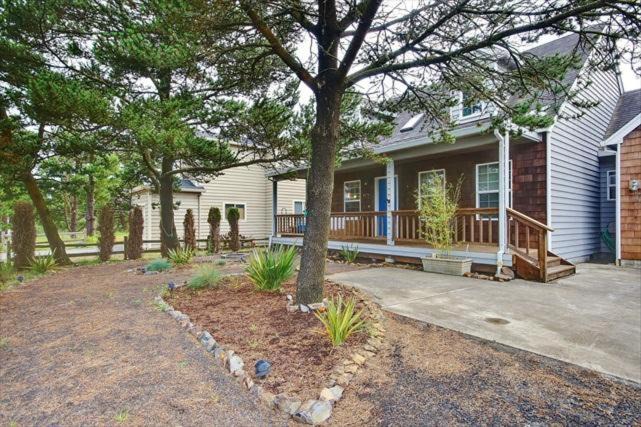 Photo of Buildings in Kiwanda Shores