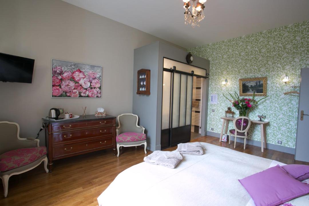 Photo of Others in Etaule