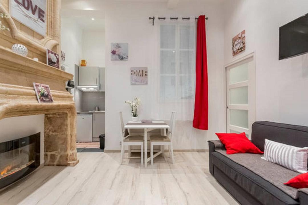 Photo of Livingroom in Hotel de Ville - Quinconces