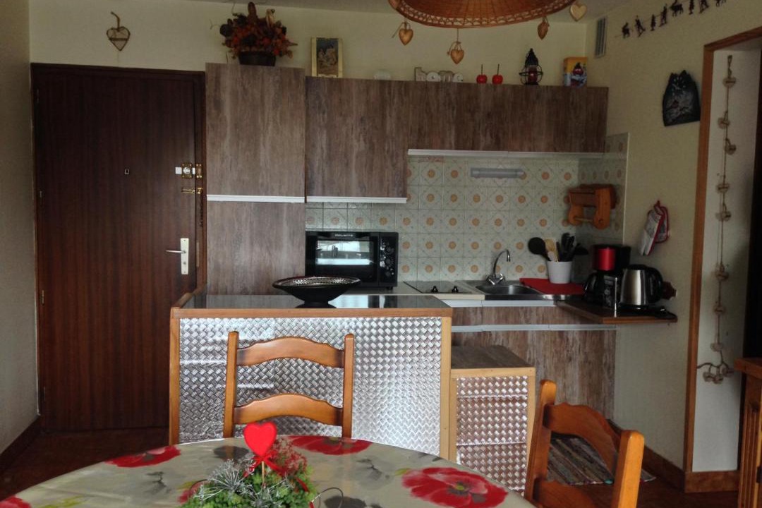 Photo of Others in Thones