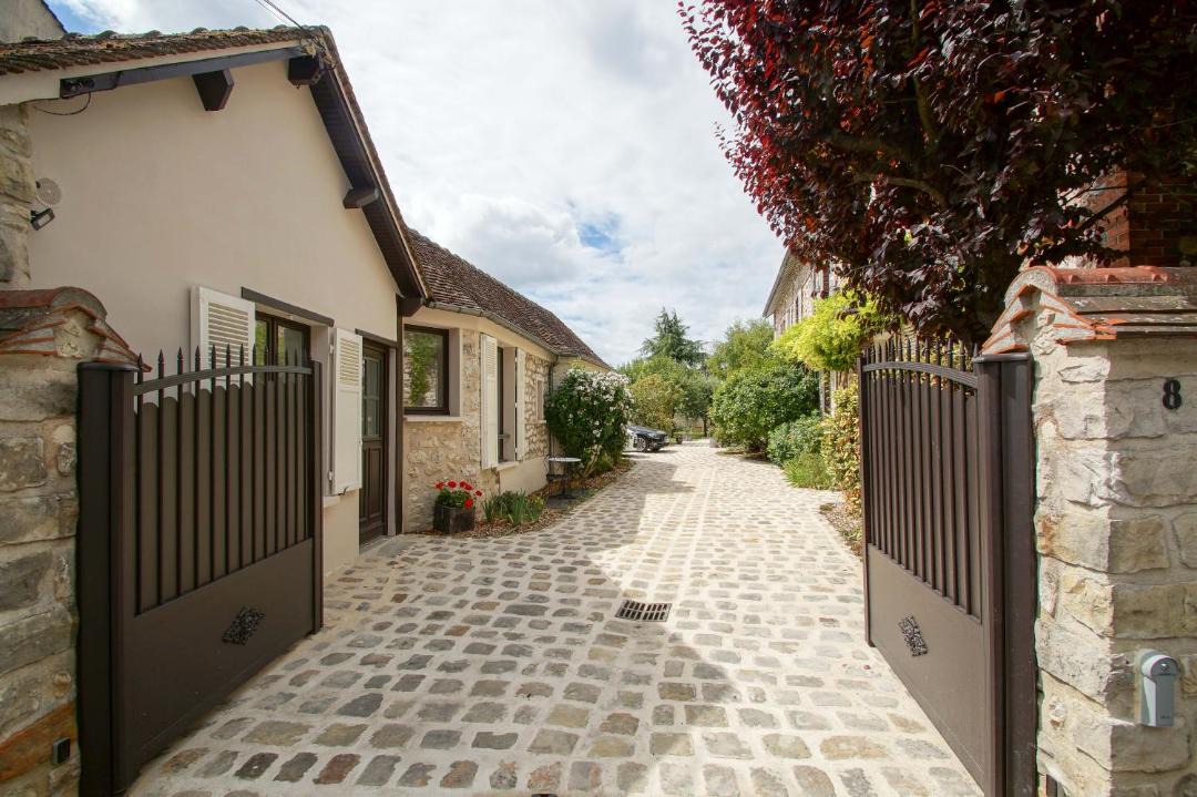 Photo of Others in Moret-sur-Loing