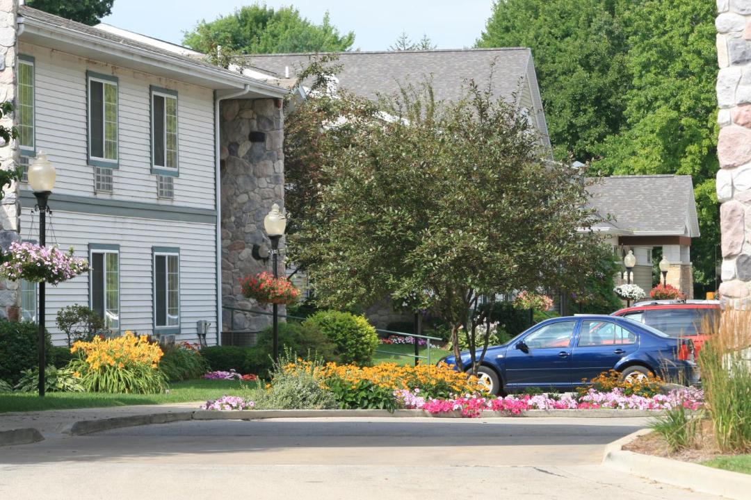 Photo of Others in Tyner