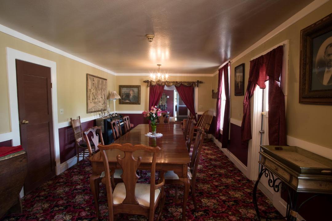 Photo of Livingroom in Avery