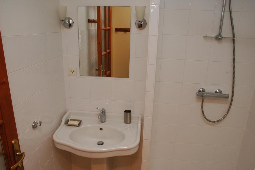 Photo of Bathroom in Etables-sur-Mer