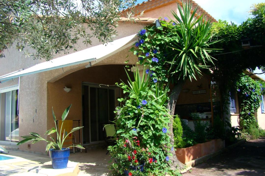 Photo of Others in Villeneuve-la-Riviere