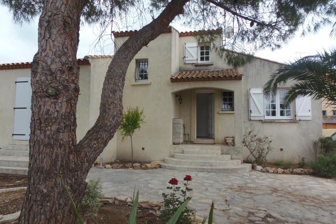 Photo of Buildings in Mireval