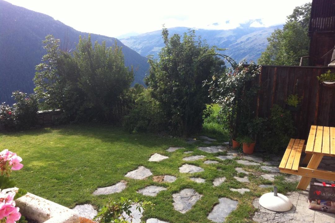 Photo of Others in Seez