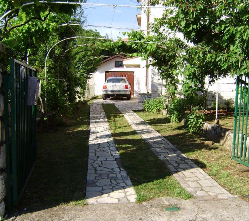 Photo of Buildings in Buzdohanj