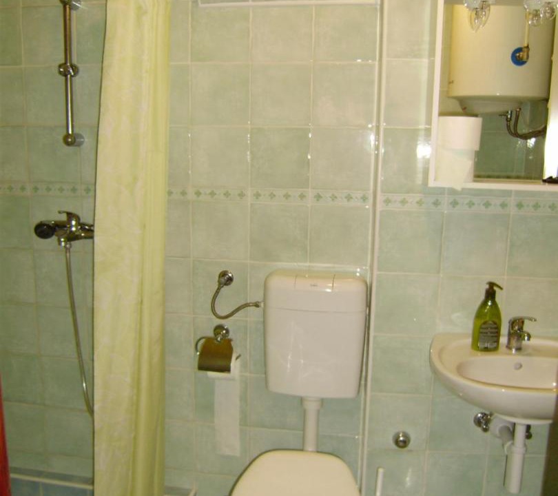 Photo of Bathroom in Buzdohanj