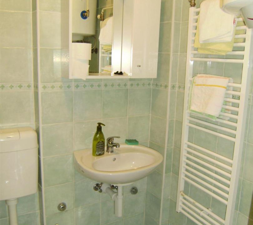 Photo of Bathroom in Buzdohanj