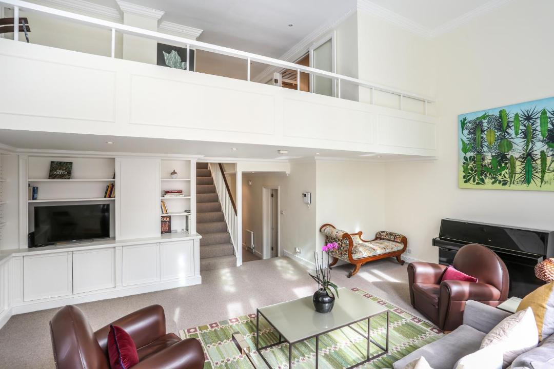 Photo of Livingroom in Earl's Court