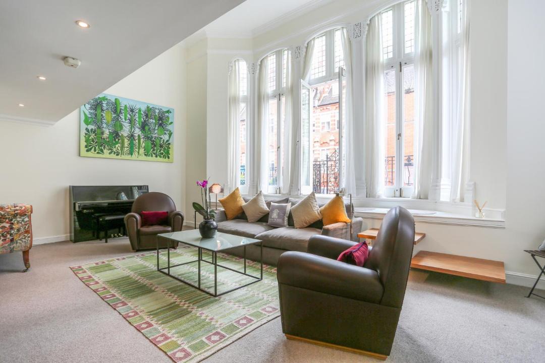 Photo of Livingroom in Earl's Court