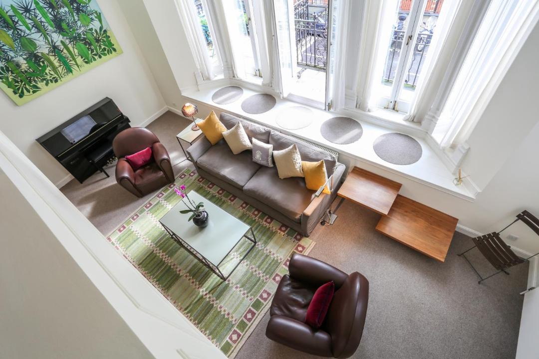 Photo of Livingroom in Earl's Court