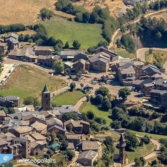 Photo of Buildings in Sort