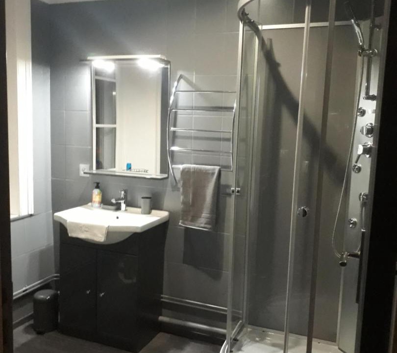 Photo of Bathroom in Lillers