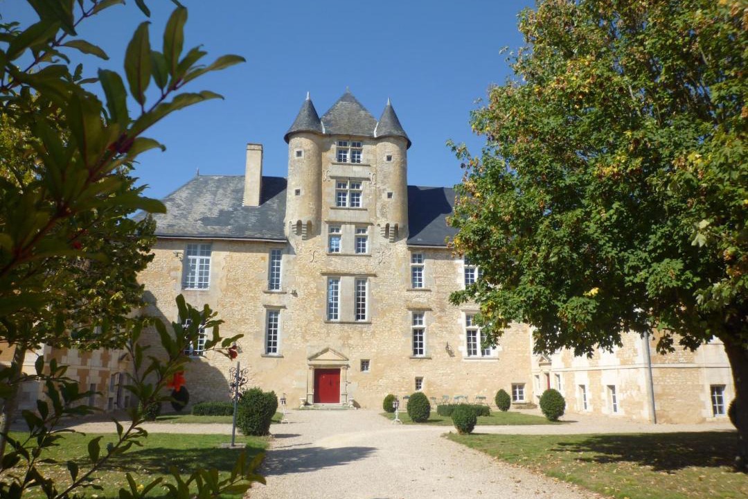 Photo of Buildings in Avanton