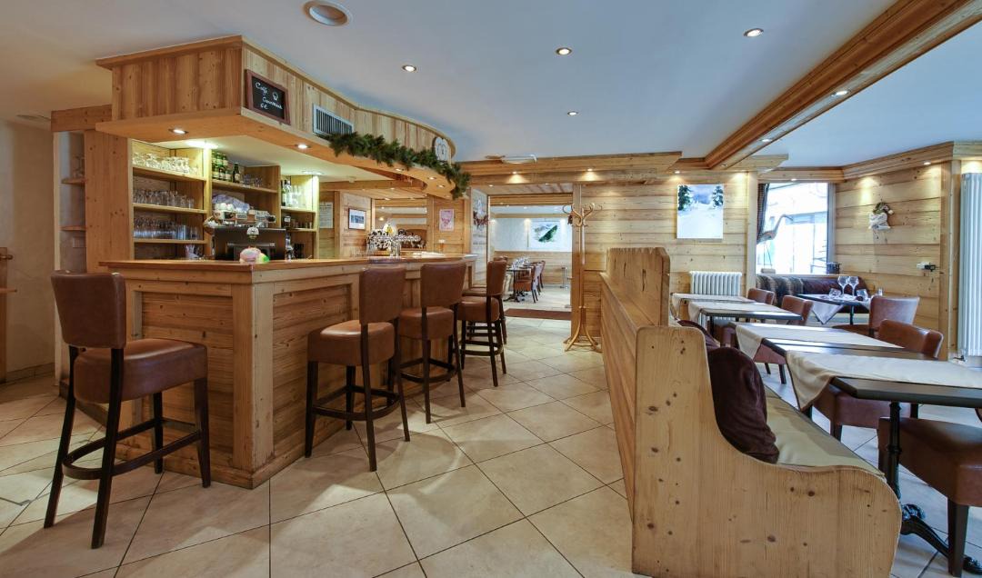 Photo of Others in Thones