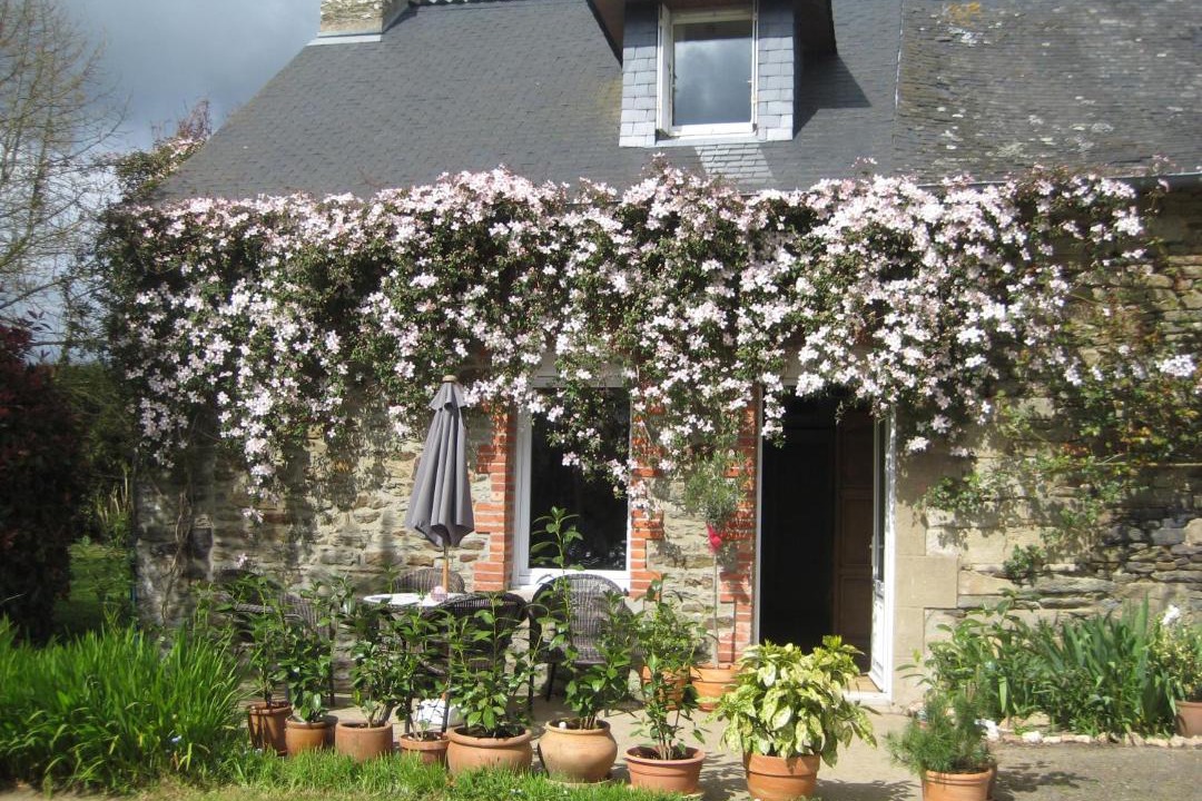 Photo of Others in La Croix-Hellean