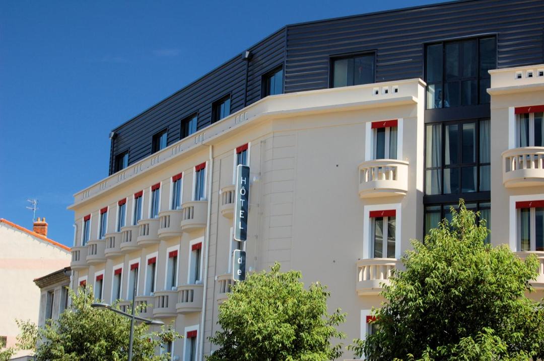 Photo of Others in Valence