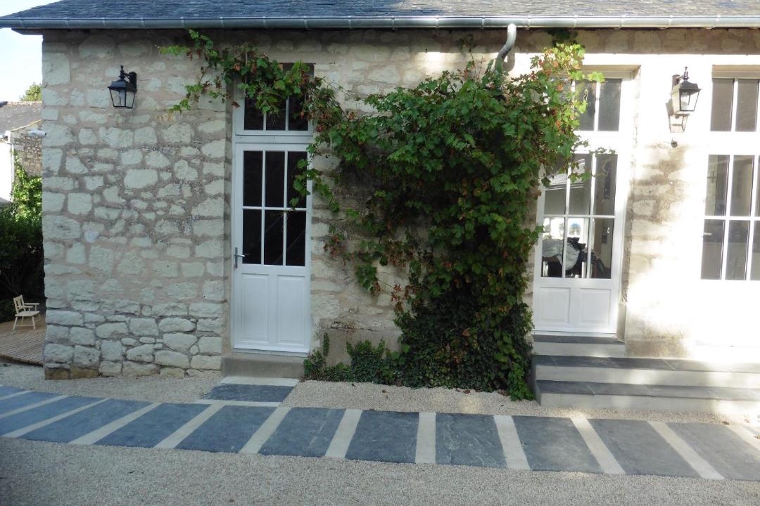 Photo of Others in Rou-Marson