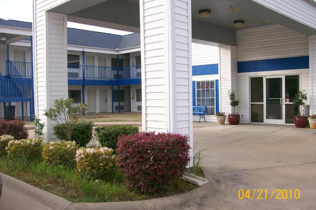 Photo of Others in White Hall