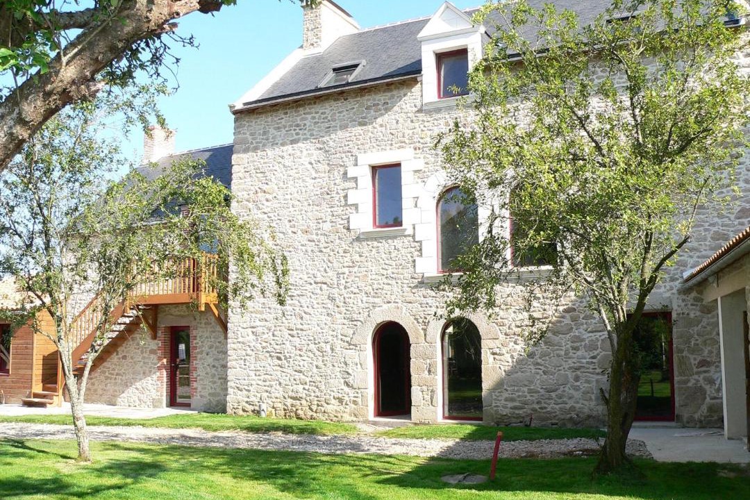 Photo of Buildings in Coueron