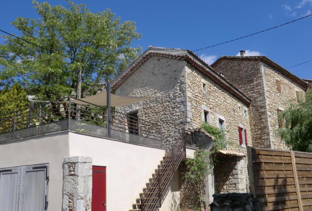 Photo of Buildings in Grospierres