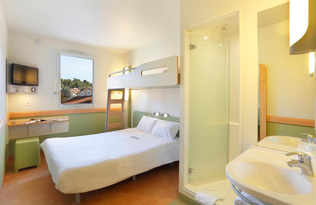 Photo of Bedroom in Apt