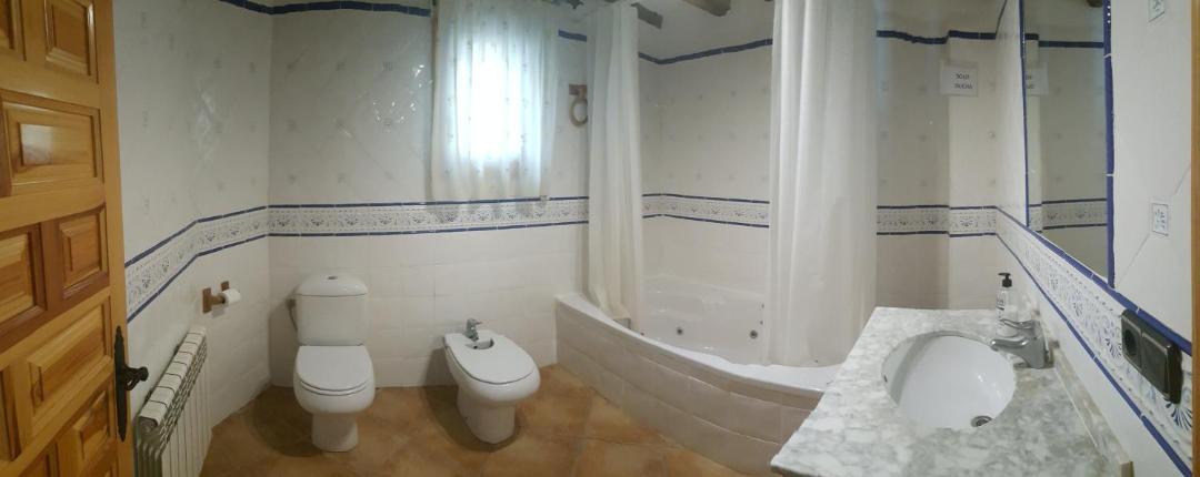 Photo of Bathroom in Caude