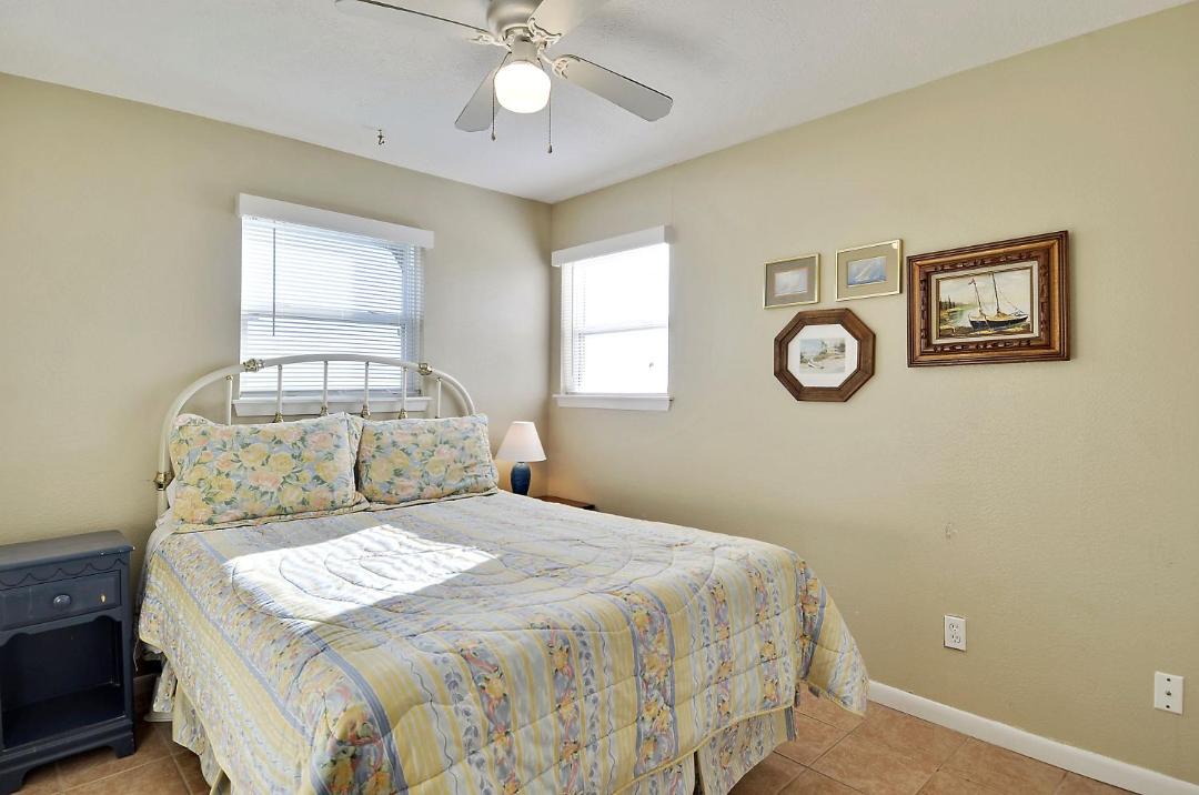Photo of Bedroom in Bermuda Beach