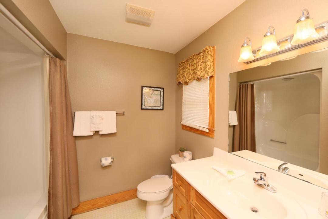 Photo of Bathroom in Pigeon Forge