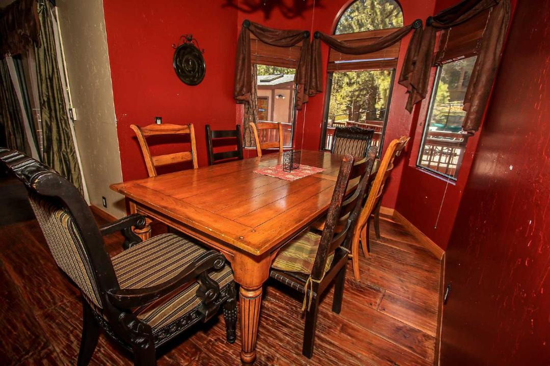 Photo of Livingroom in Evergreen Estates