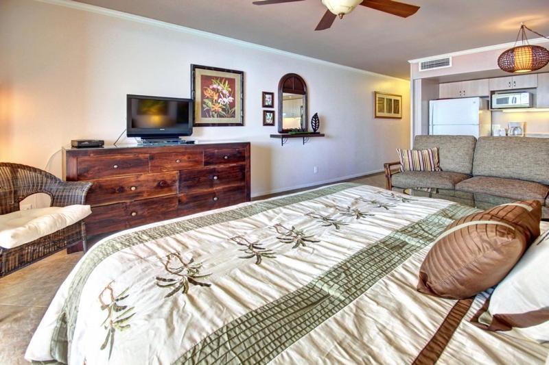 Photo of Others in Kahana