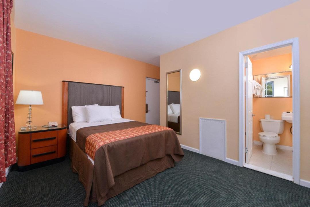 Photo of Others in Moylan