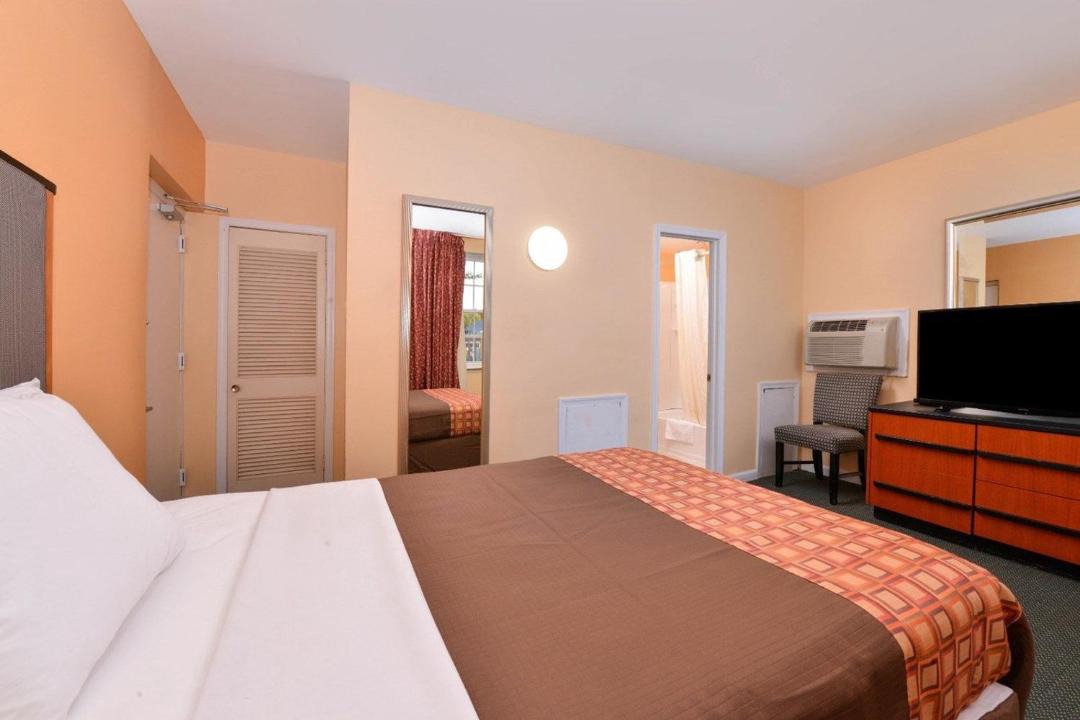 Photo of Others in Moylan