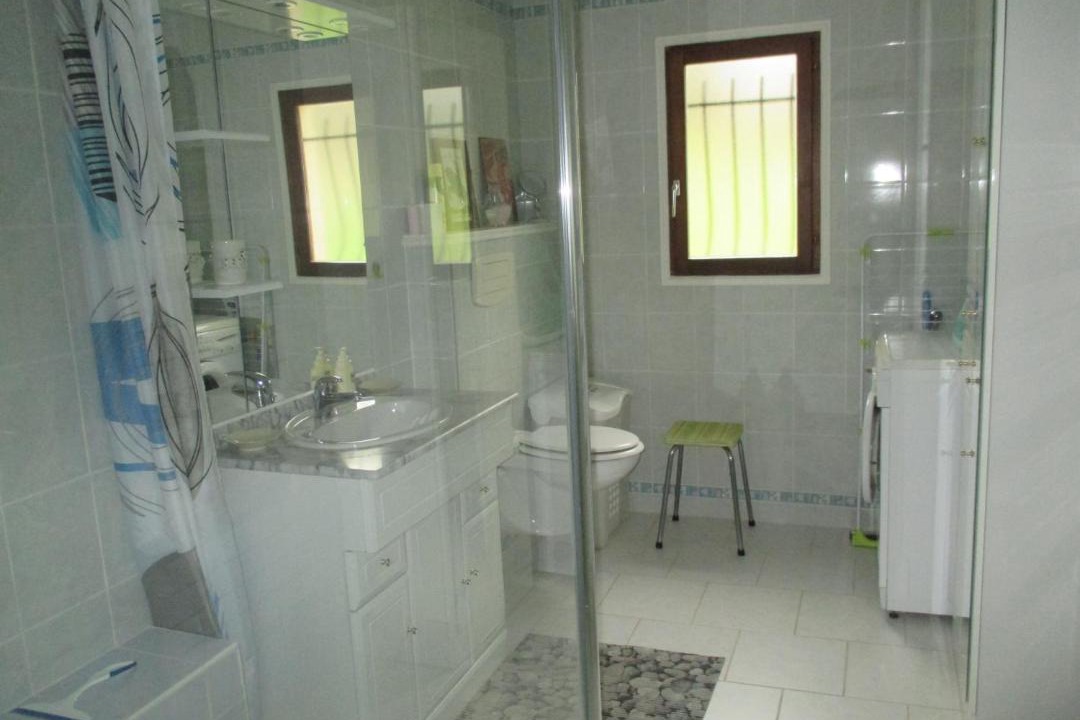 Photo of Bathroom in Saint-Amand-en-Puisaye