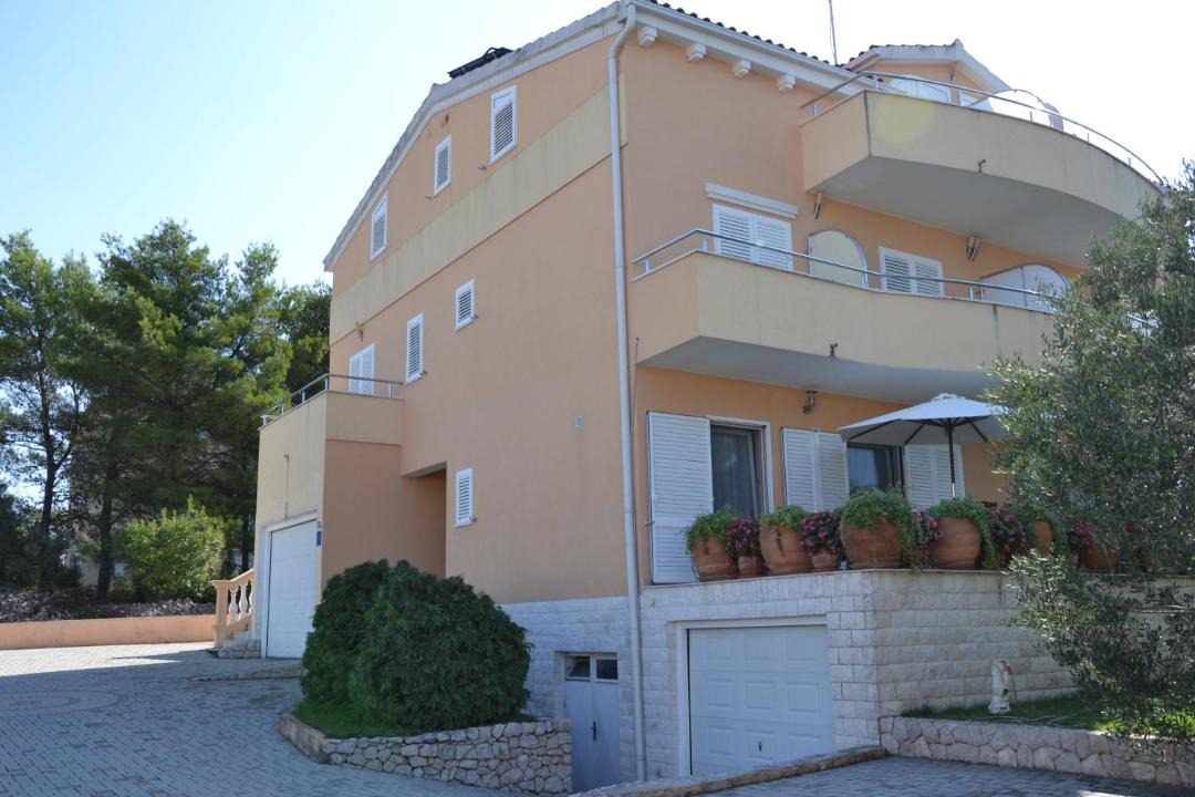 Photo of Buildings in Brodarica