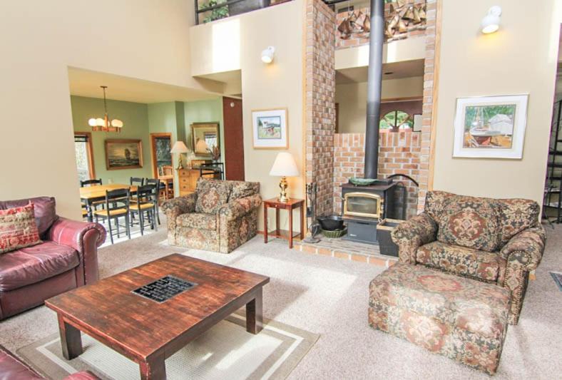 Photo of Livingroom in Otter Rock