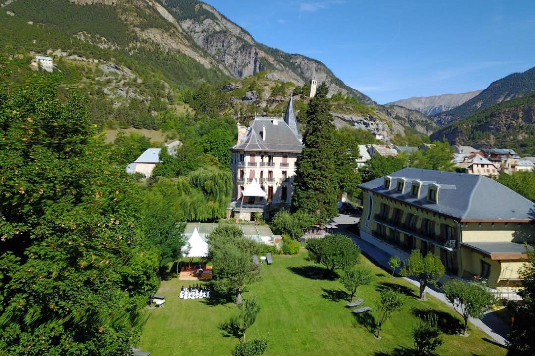 Photo of Buildings in Jausiers