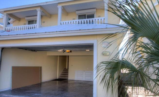 Photo of Buildings in Silver Sands Beach