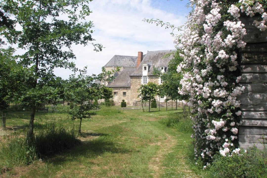 Photo of Others in Segre