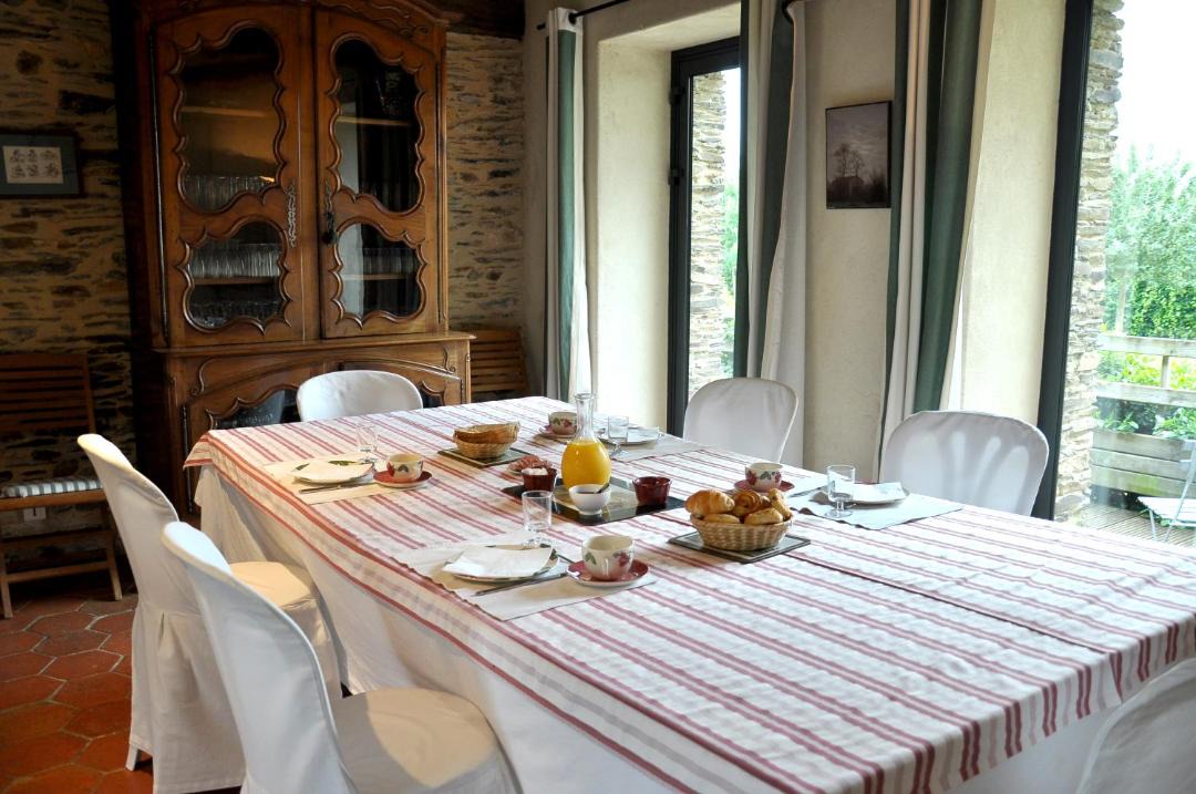 Photo of Others in Segre