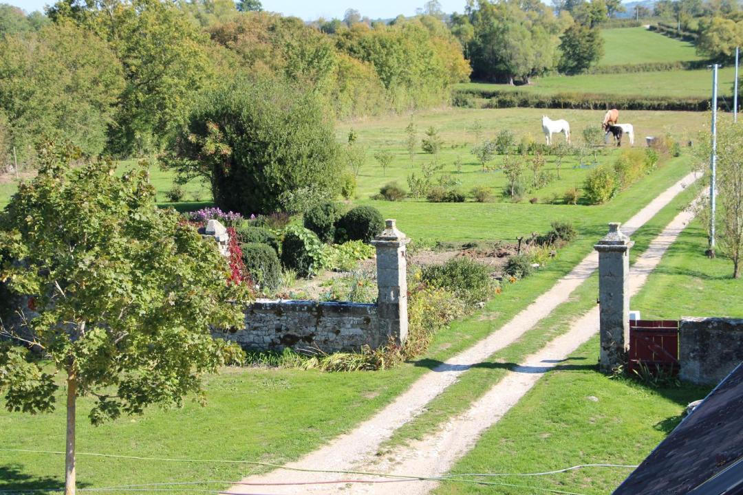 Photo of Others in Autry-Issards