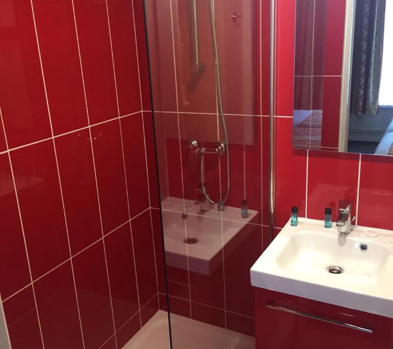 Photo of Bathroom in Gare