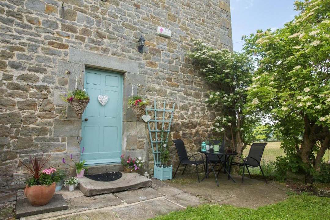 Photo of Others in Anick