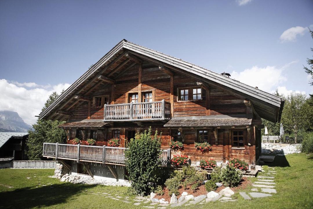 Photo of Buildings in Demi-Quartier