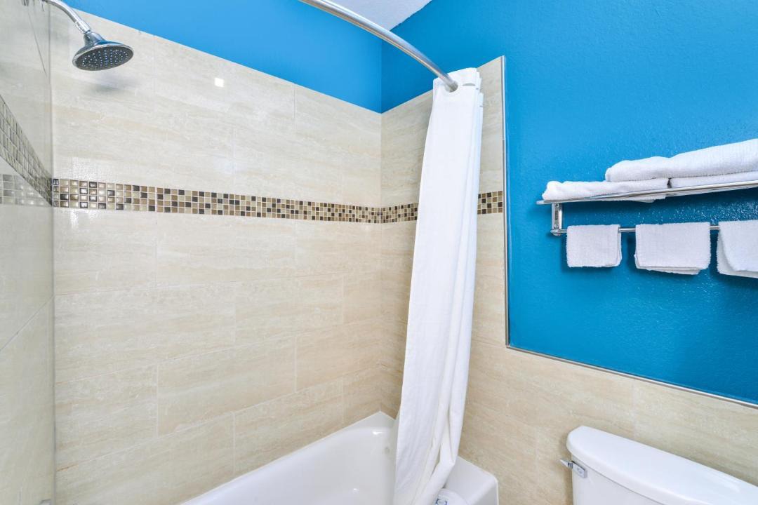 Photo of Bathroom in Clodine