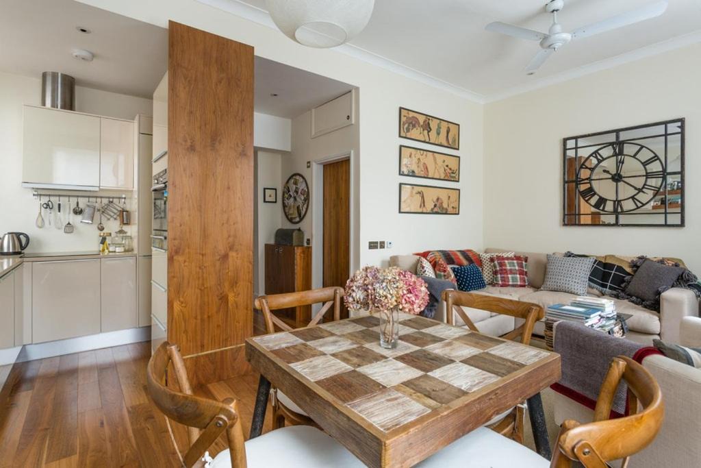 Photo of Livingroom in Redcliffe